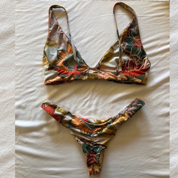 SOLD ON DEPOP Stone fox swim Ziggy top & Cae botto - Picture 2 of 3
